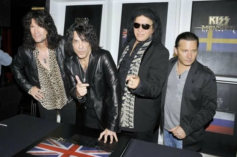 Kiss. Ноябрьский переворот